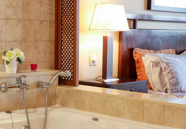 Apartamento en Mijas Costa - Holiday luxury at Malibu Mansions, private hot tub