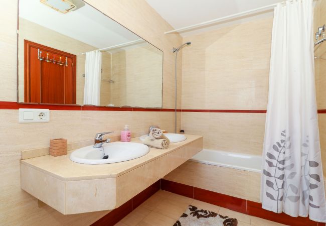 Casa adosada en La Cala de Mijas - La Cala townhouse, beach 400 m, roof terrace, BBQ Casa adosada en La Cala de Mijas - La Cala townhouse, beach 400 m, roof terrace, BBQ