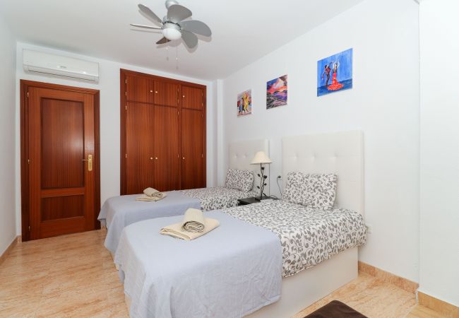 Casa adosada en La Cala de Mijas - La Cala townhouse, beach 400 m, roof terrace, BBQ Casa adosada en La Cala de Mijas - La Cala townhouse, beach 400 m, roof terrace, BBQ