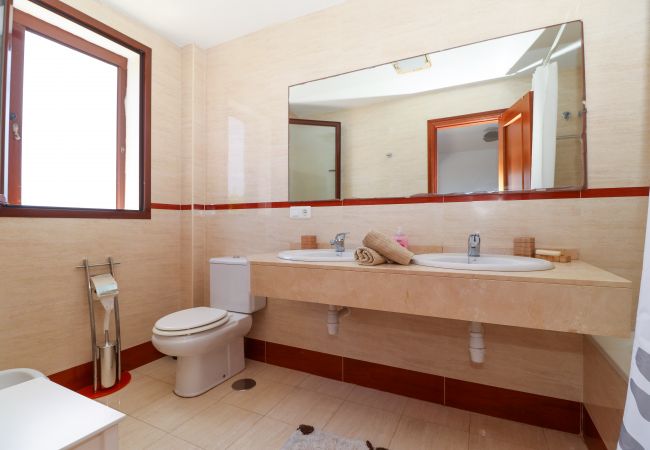 Casa adosada en La Cala de Mijas - La Cala townhouse, beach 400 m, roof terrace, BBQ Casa adosada en La Cala de Mijas - La Cala townhouse, beach 400 m, roof terrace, BBQ