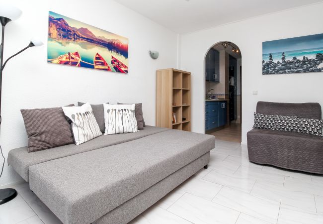 Estudio en Fuengirola - Los Boliches studio with sea views by the beach Estudio en Fuengirola - Los Boliches studio with sea views by the beach