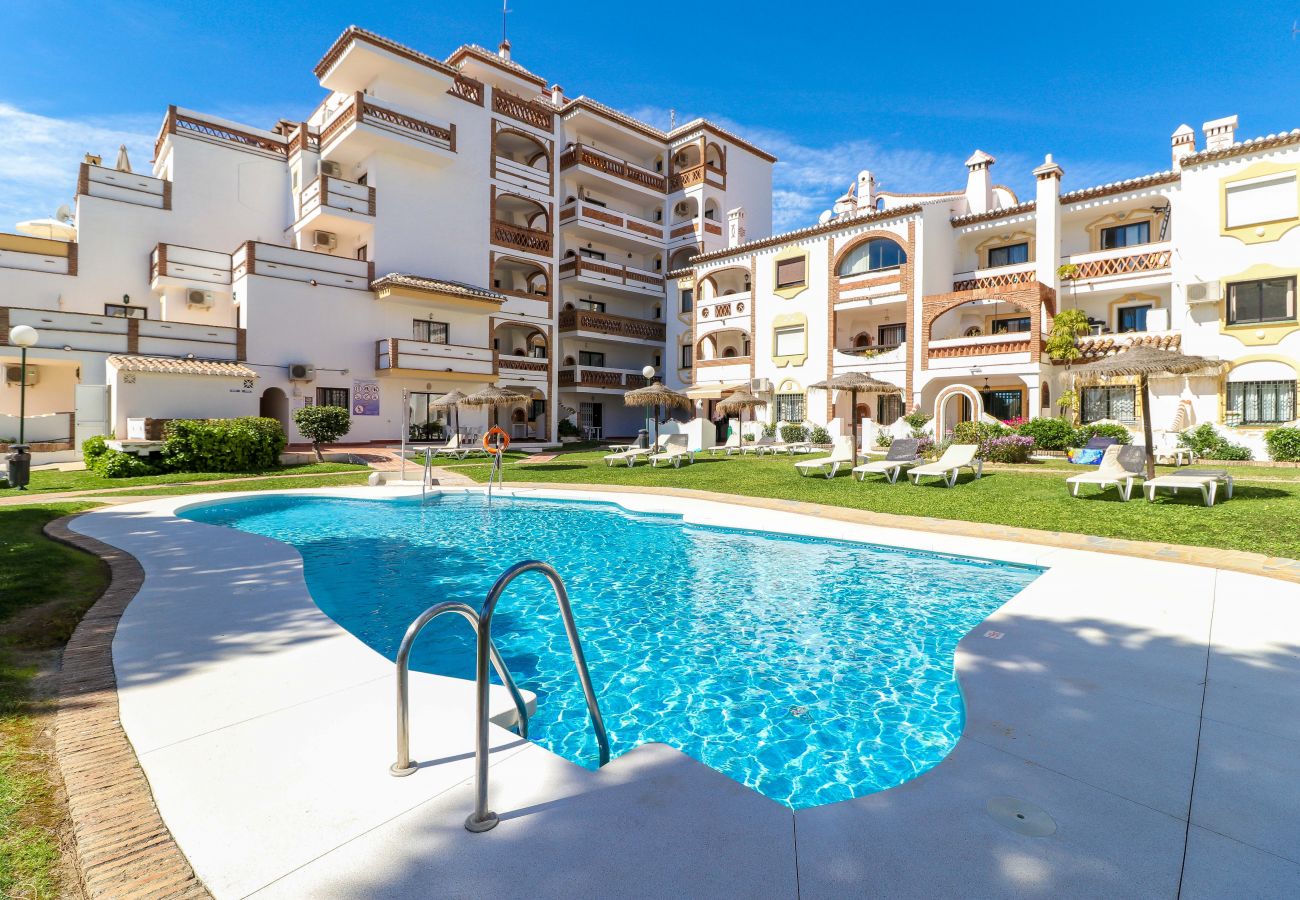 Apartamento en Mijas Costa - Calahonda apartment - all facilities 5 mins walk