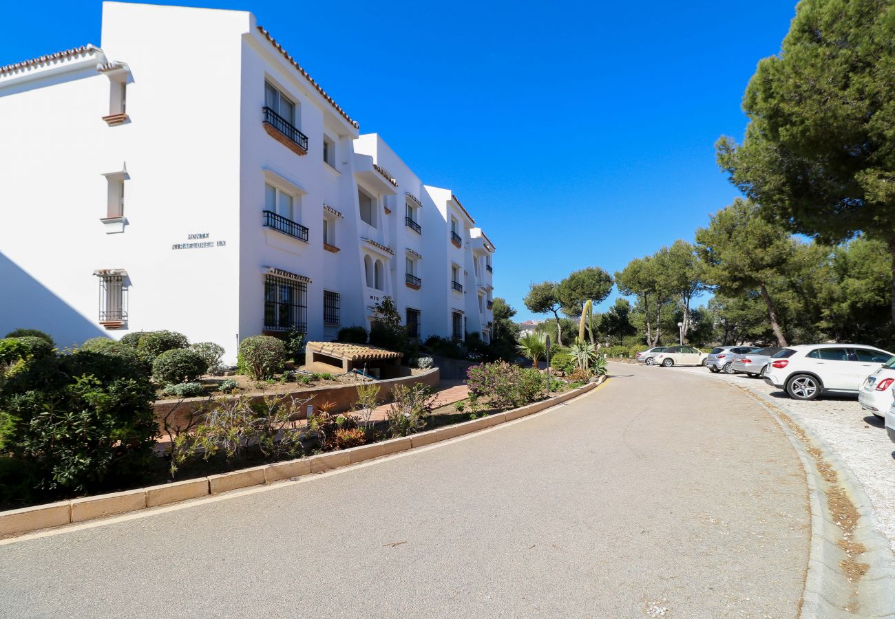 Apartamento en Mijas Costa - Apartment with garden and seaview