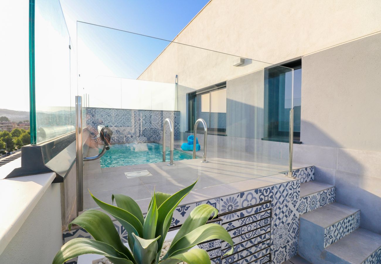 Apartamento en La Cala de Mijas - Ático con gran terraza en la azotea y piscina privada