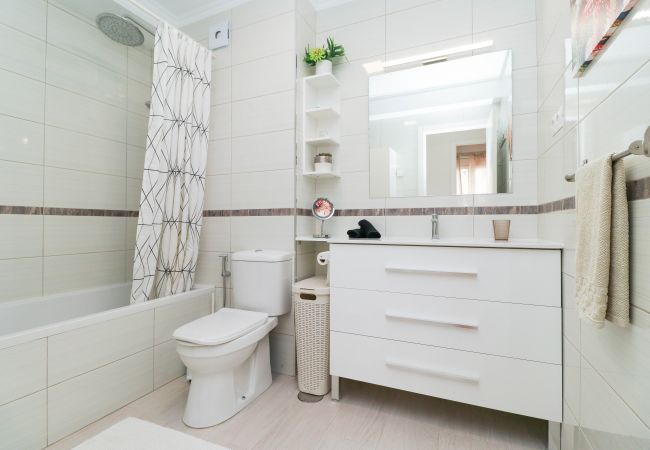 Apartamento en Fuengirola - Modern apartment in Fuengirola - central location Apartamento en Fuengirola - Modern apartment in Fuengirola - central location