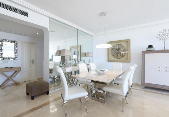 Apartamento en Marbella - Lujoso frente al mar con impresionantes vistas al mar - Los Monteros Apartamento en Marbella - Lujoso frente al mar con impresionantes vistas al mar - Los Monteros