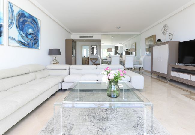 Apartamento en Marbella - Lujoso frente al mar con impresionantes vistas al mar - Los Monteros Apartamento en Marbella - Lujoso frente al mar con impresionantes vistas al mar - Los Monteros