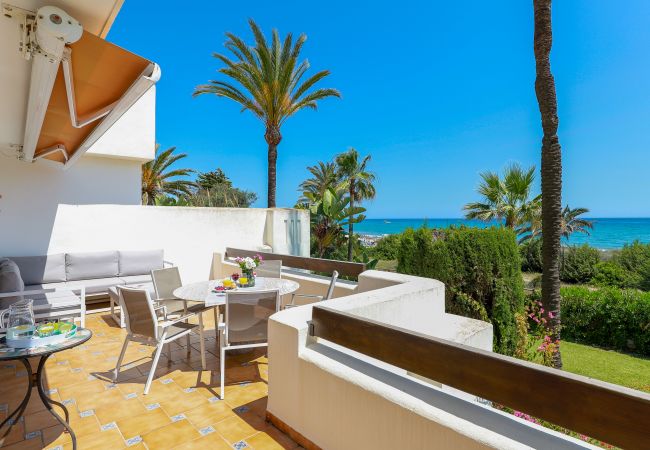 Apartamento en Marbella - Lujoso frente al mar con impresionantes vistas al mar - Los Monteros Apartamento en Marbella - Lujoso frente al mar con impresionantes vistas al mar - Los Monteros