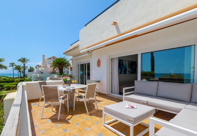 Apartamento en Marbella - Lujoso frente al mar con impresionantes vistas al mar - Los Monteros Apartamento en Marbella - Lujoso frente al mar con impresionantes vistas al mar - Los Monteros