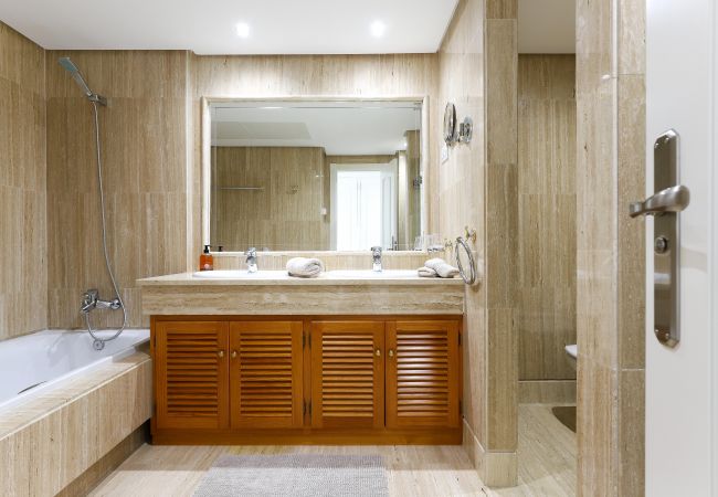 Apartamento en Marbella - Lujoso frente al mar con impresionantes vistas al mar - Los Monteros Apartamento en Marbella - Lujoso frente al mar con impresionantes vistas al mar - Los Monteros