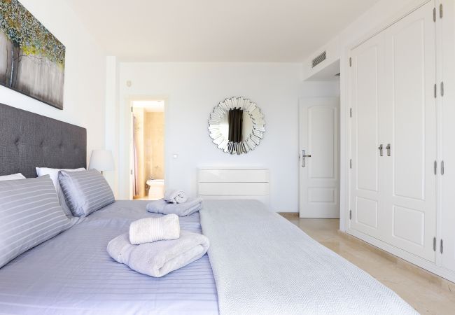 Apartamento en Marbella - Lujoso frente al mar con impresionantes vistas al mar - Los Monteros Apartamento en Marbella - Lujoso frente al mar con impresionantes vistas al mar - Los Monteros