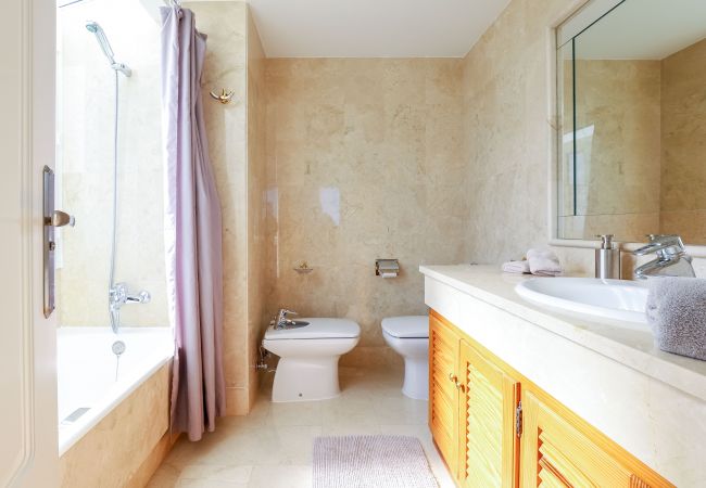 Apartamento en Marbella - Lujoso frente al mar con impresionantes vistas al mar - Los Monteros Apartamento en Marbella - Lujoso frente al mar con impresionantes vistas al mar - Los Monteros