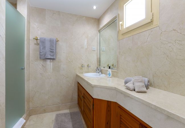 Apartamento en Marbella - Lujoso frente al mar con impresionantes vistas al mar - Los Monteros Apartamento en Marbella - Lujoso frente al mar con impresionantes vistas al mar - Los Monteros