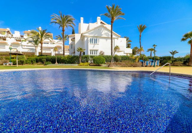 Apartamento en Marbella - Lujoso frente al mar con impresionantes vistas al mar - Los Monteros