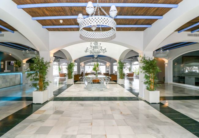 Casa adosada en Marbella - Sunny townhouse  - great hotel facilities