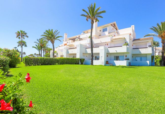 Apartamento en Marbella - Primera línea de playa con jardín - Los Monteros Palm Beach