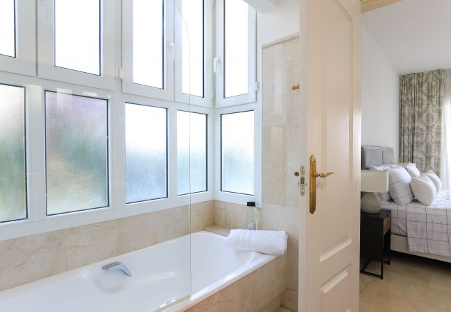 Apartamento en Marbella - Primera línea de playa con jardín - Los Monteros Palm Beach Apartamento en Marbella - Primera línea de playa con jardín - Los Monteros Palm Beach