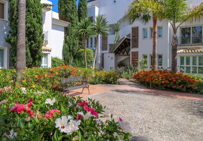 Apartamento en Marbella - Primera línea de playa con jardín - Los Monteros Palm Beach Apartamento en Marbella - Primera línea de playa con jardín - Los Monteros Palm Beach