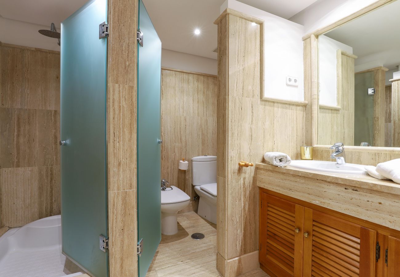Apartamento en Marbella - Primera línea de playa con jardín - Los Monteros Palm Beach