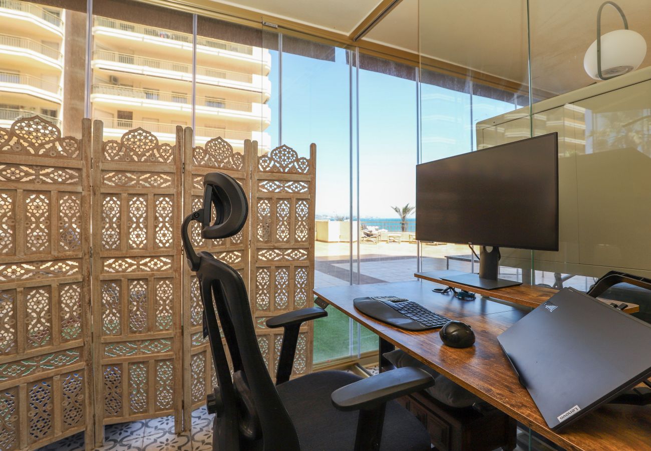 Apartamento en Fuengirola - Primera linea de la playa - Dona Sofia, Fuengirola