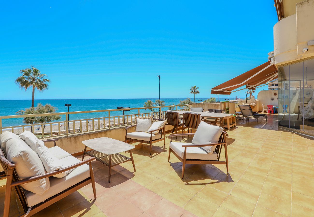 Apartamento en Fuengirola - Primera linea de la playa - Dona Sofia, Fuengirola