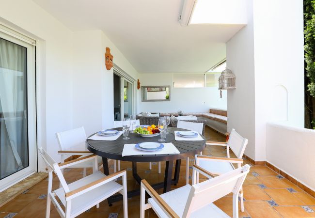 Apartamento en Marbella - Los Monteros Palm Beach con jardin  Apartamento en Marbella - Los Monteros Palm Beach con jardin