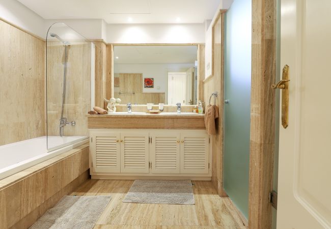 Apartamento en Marbella - Los Monteros Palm Beach con jardin  Apartamento en Marbella - Los Monteros Palm Beach con jardin