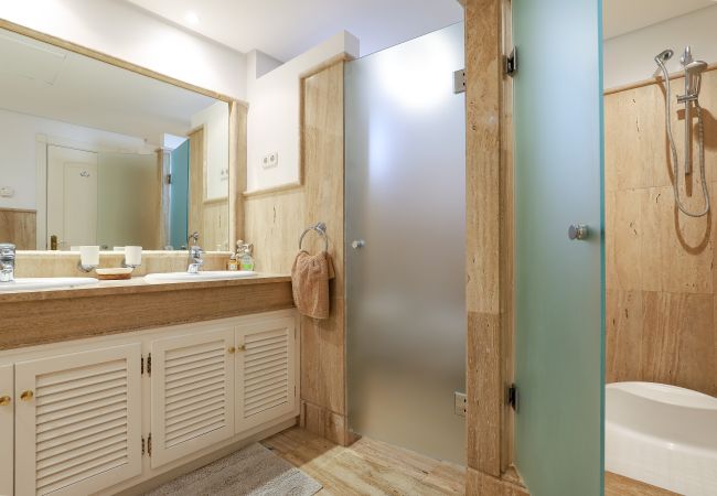 Apartamento en Marbella - Los Monteros Palm Beach con jardin  Apartamento en Marbella - Los Monteros Palm Beach con jardin