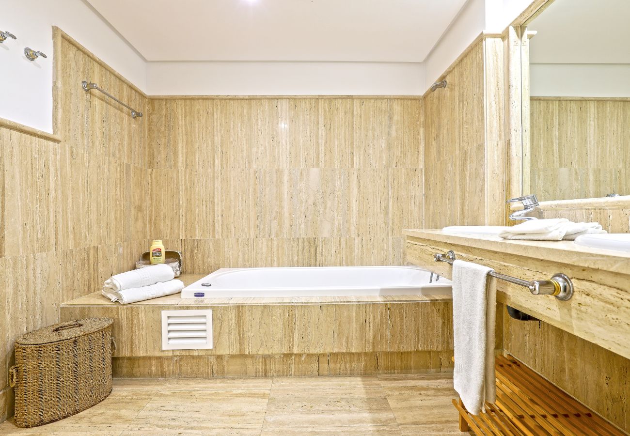 Apartamento en Marbella - Los Monteros Palm beach, jardin y BBQ