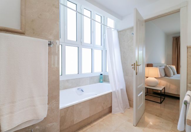 Appartement à Marbella - Fabulous apartment - frontline beach Los Monteros Appartement à Marbella - Fabulous apartment - frontline beach Los Monteros