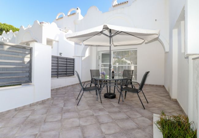 Maison mitoyenne à Marbella - Bright townhouse -great onsite facilities