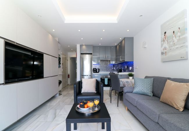 Appartement à Mijas Costa - Calahonda apartment - all facilities 5 mins walk Appartement à Mijas Costa - Calahonda apartment - all facilities 5 mins walk