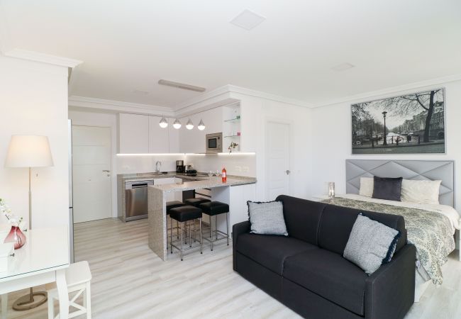 Studio à Marbella - Studio de luxe avec immense terrasse - Front de mer de Romana Playa Studio à Marbella - Studio de luxe avec immense terrasse - Front de mer de Romana Playa