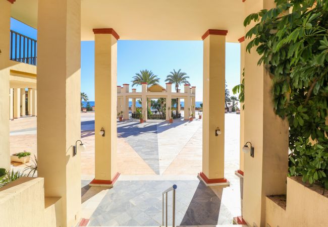 Studio à Marbella - Studio de luxe avec immense terrasse - Front de mer de Romana Playa Studio à Marbella - Studio de luxe avec immense terrasse - Front de mer de Romana Playa