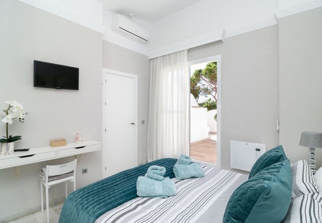 Maison mitoyenne à Marbella - Beautiful sunny townhouse - great resort facilities Maison mitoyenne à Marbella - Beautiful sunny townhouse - great resort facilities