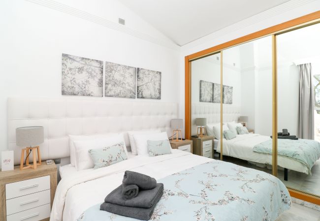 Maison mitoyenne à Marbella - Superb townhouse with big sunny terrace Maison mitoyenne à Marbella - Superb townhouse with big sunny terrace