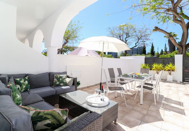 Maison mitoyenne à Marbella - Superb townhouse with big sunny terrace Maison mitoyenne à Marbella - Superb townhouse with big sunny terrace