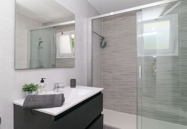 Maison mitoyenne à Marbella - Superb townhouse with big sunny terrace Maison mitoyenne à Marbella - Superb townhouse with big sunny terrace