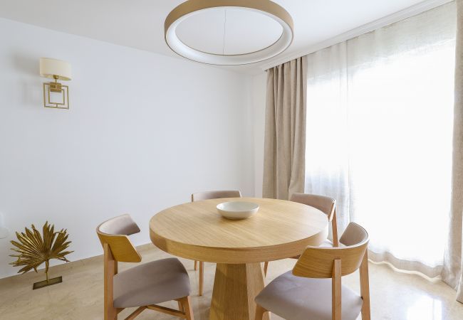 Appartement à Marbella - Playa Real en bord de mer avec vue sur la piscine Appartement à Marbella - Playa Real en bord de mer avec vue sur la piscine