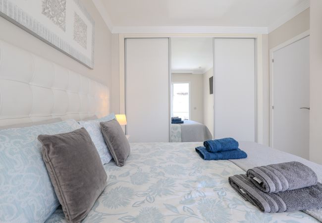 Appartement à Marbella - Modern and sunny duplex, BBQ, 3 terraces Appartement à Marbella - Modern and sunny duplex, BBQ, 3 terraces