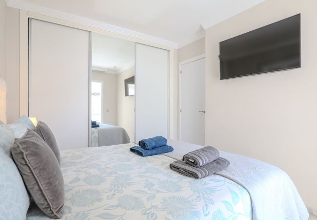 Appartement à Marbella - Modern and sunny duplex, BBQ, 3 terraces Appartement à Marbella - Modern and sunny duplex, BBQ, 3 terraces