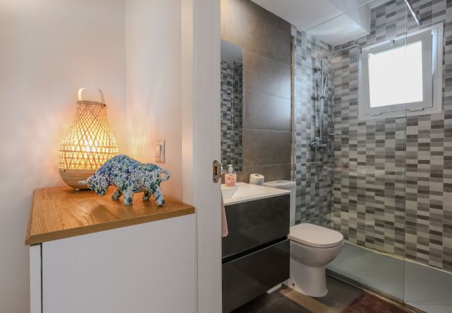 Appartement à Marbella - Modern and sunny duplex, BBQ, 3 terraces Appartement à Marbella - Modern and sunny duplex, BBQ, 3 terraces