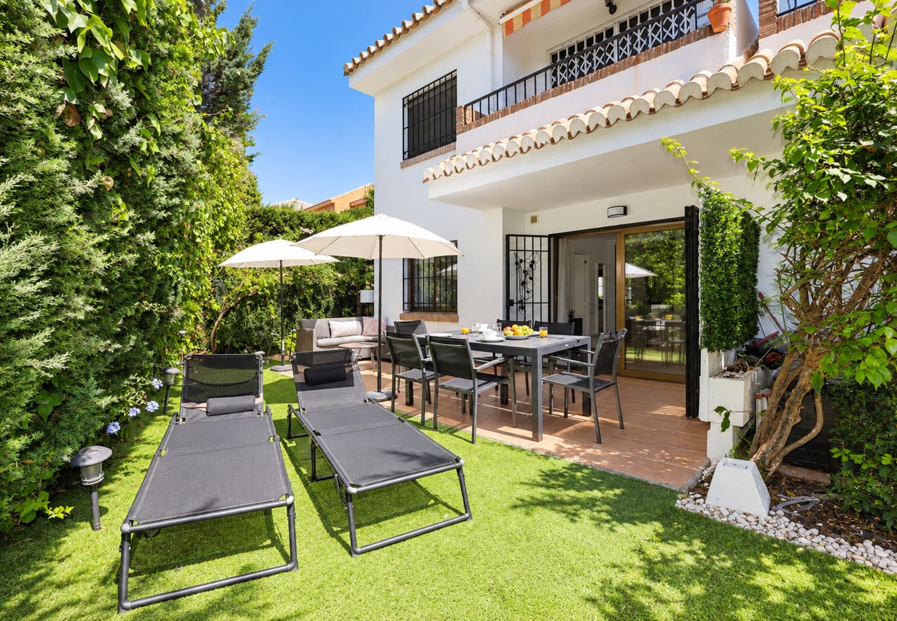 Appartement à Mijas Costa - Appartement avec Vue sur la Mer, Terrasse Privée, Jardin et Barbecue