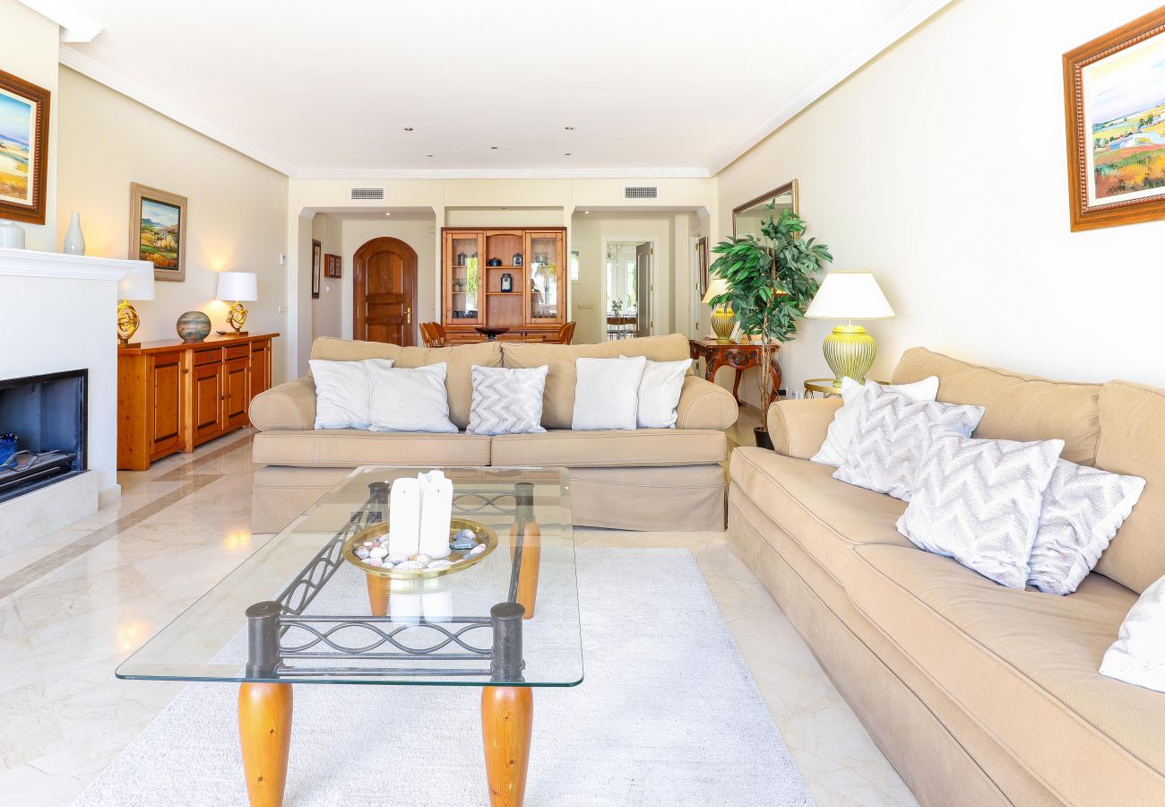 Apartment in Marbella - Los Monteros Palm Beach - sea & pool views