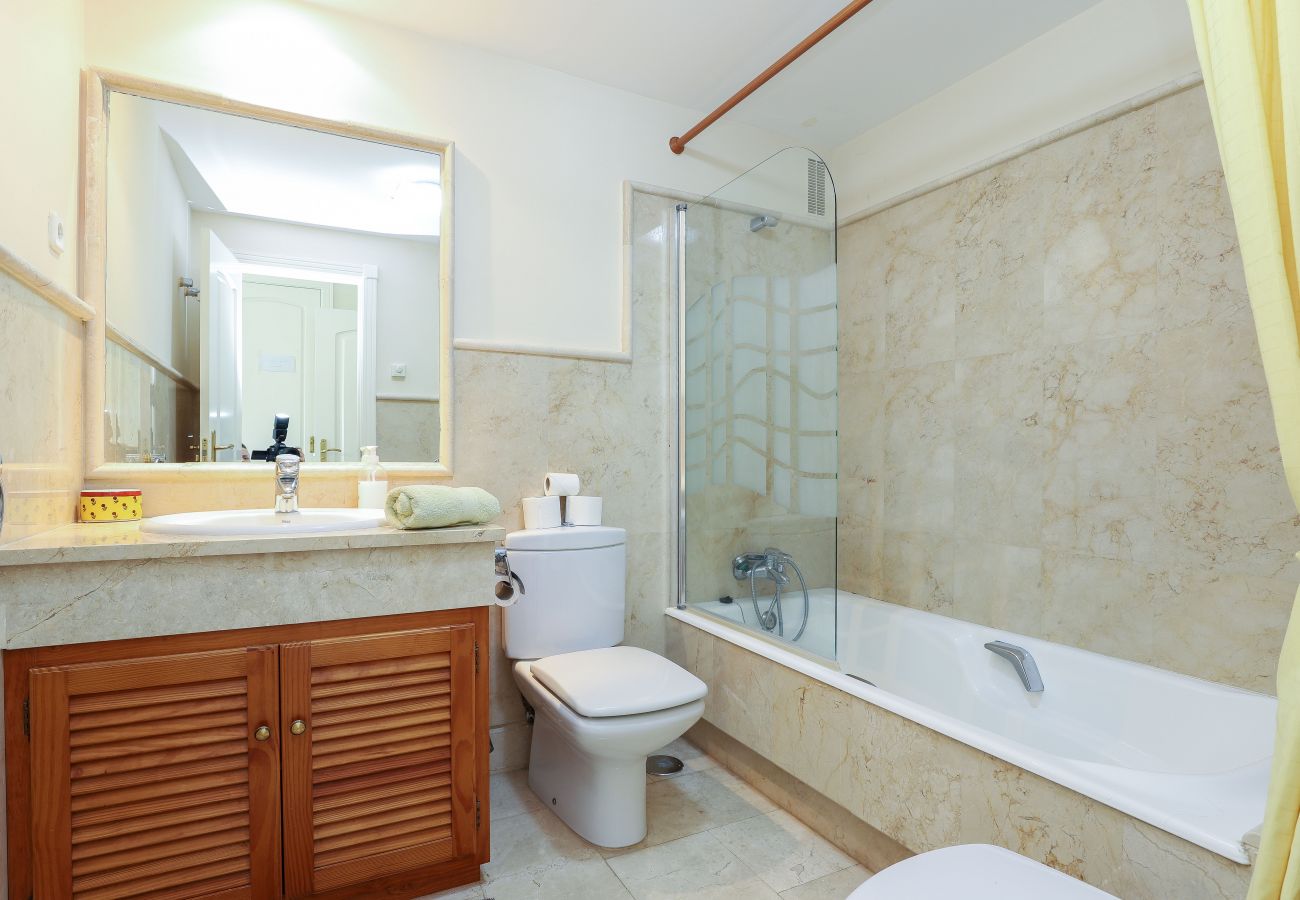 Apartment in Marbella - Los Monteros Palm Beach - sea & pool views