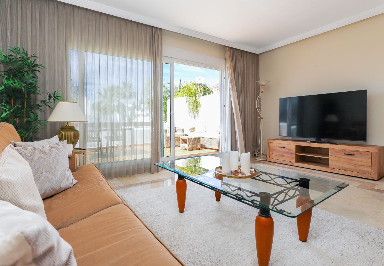 Apartment in Marbella - Los Monteros Palm Beach - sea & pool views