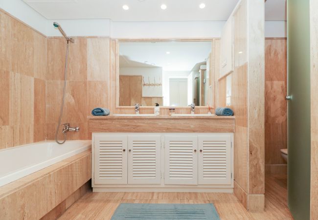 Apartment in Marbella - Frontline beach apartment -Los Monteros Palm Beach Apartment in Marbella - Frontline beach apartment -Los Monteros Palm Beach
