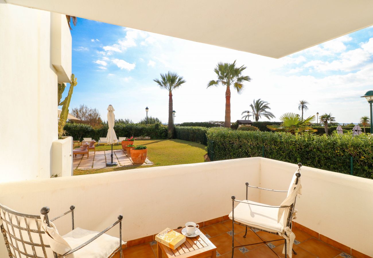 Apartment in Marbella - Frontline beach apartment -Los Monteros Palm Beach