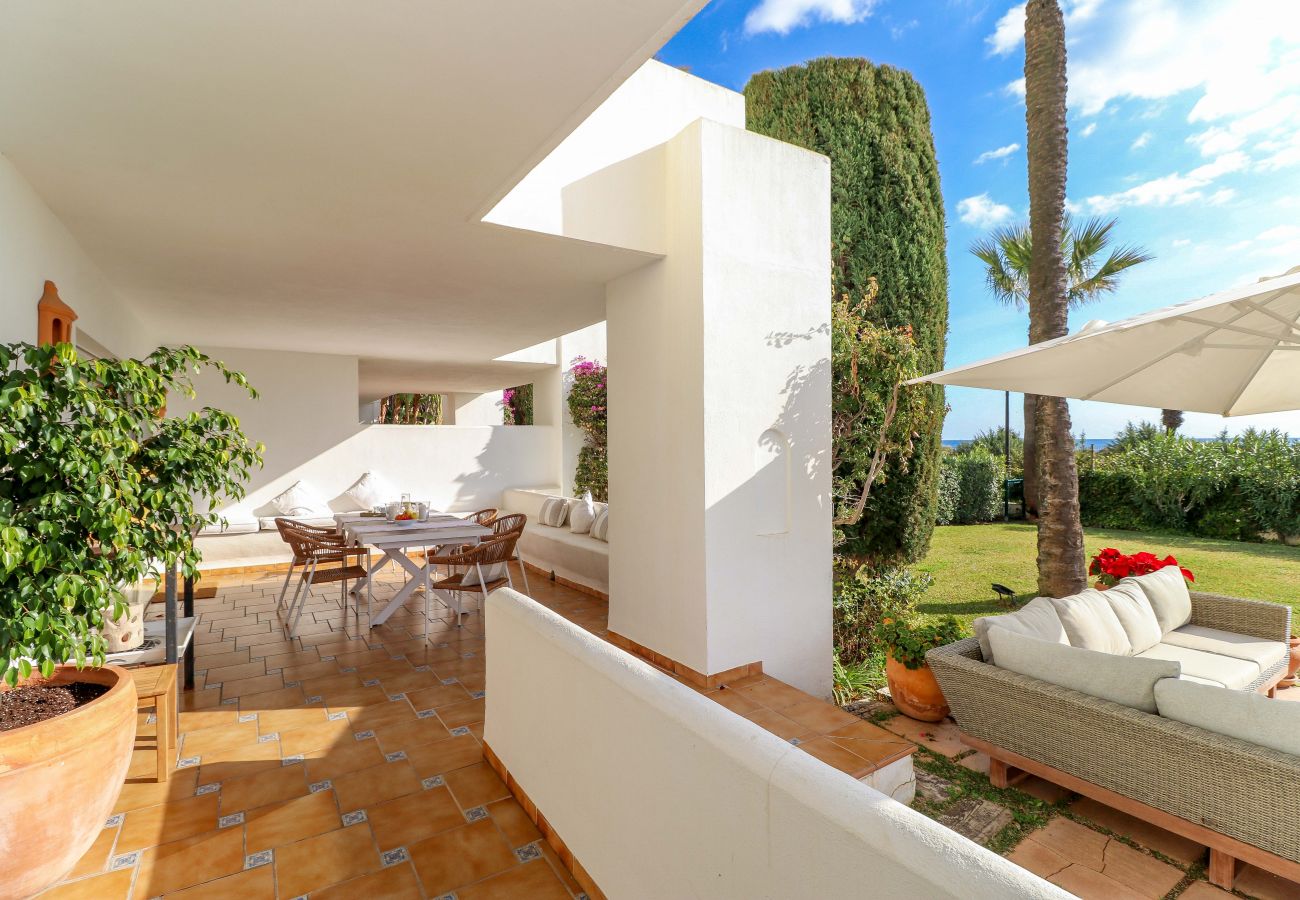 Apartment in Marbella - Frontline beach apartment -Los Monteros Palm Beach