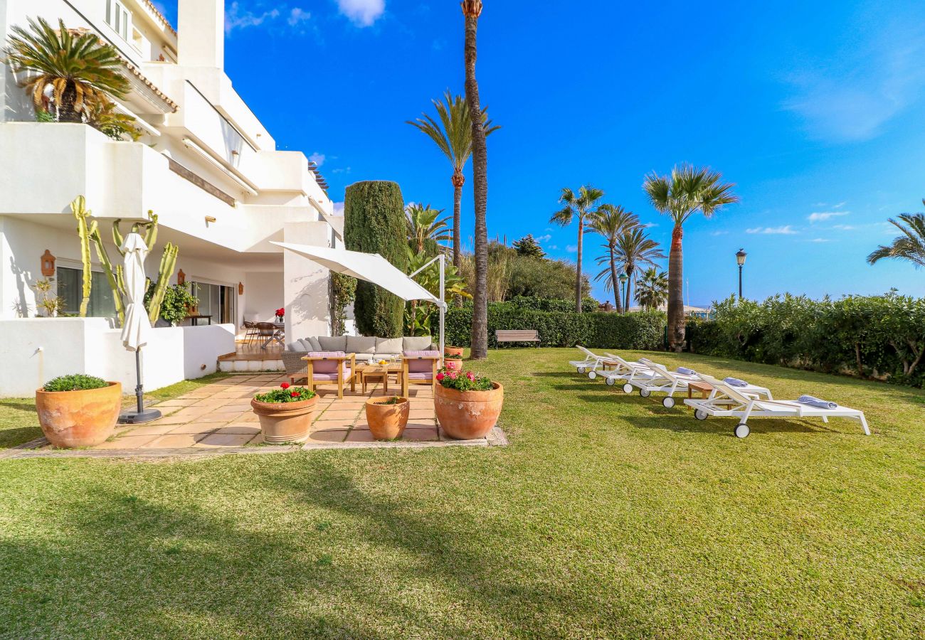 Apartment in Marbella - Frontline beach apartment -Los Monteros Palm Beach